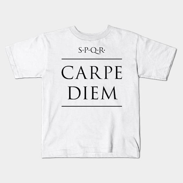 Latin quote Carpe diem Kids T-Shirt by fabianodp